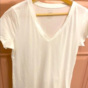 Classic White V neck Tshirt